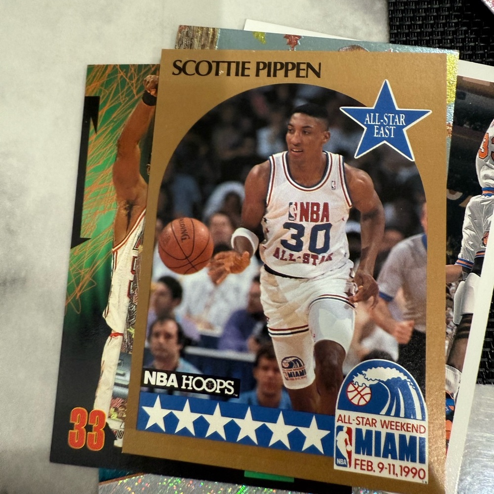 Assorted Sports Trading Cards Collection - Picture 10 of 13